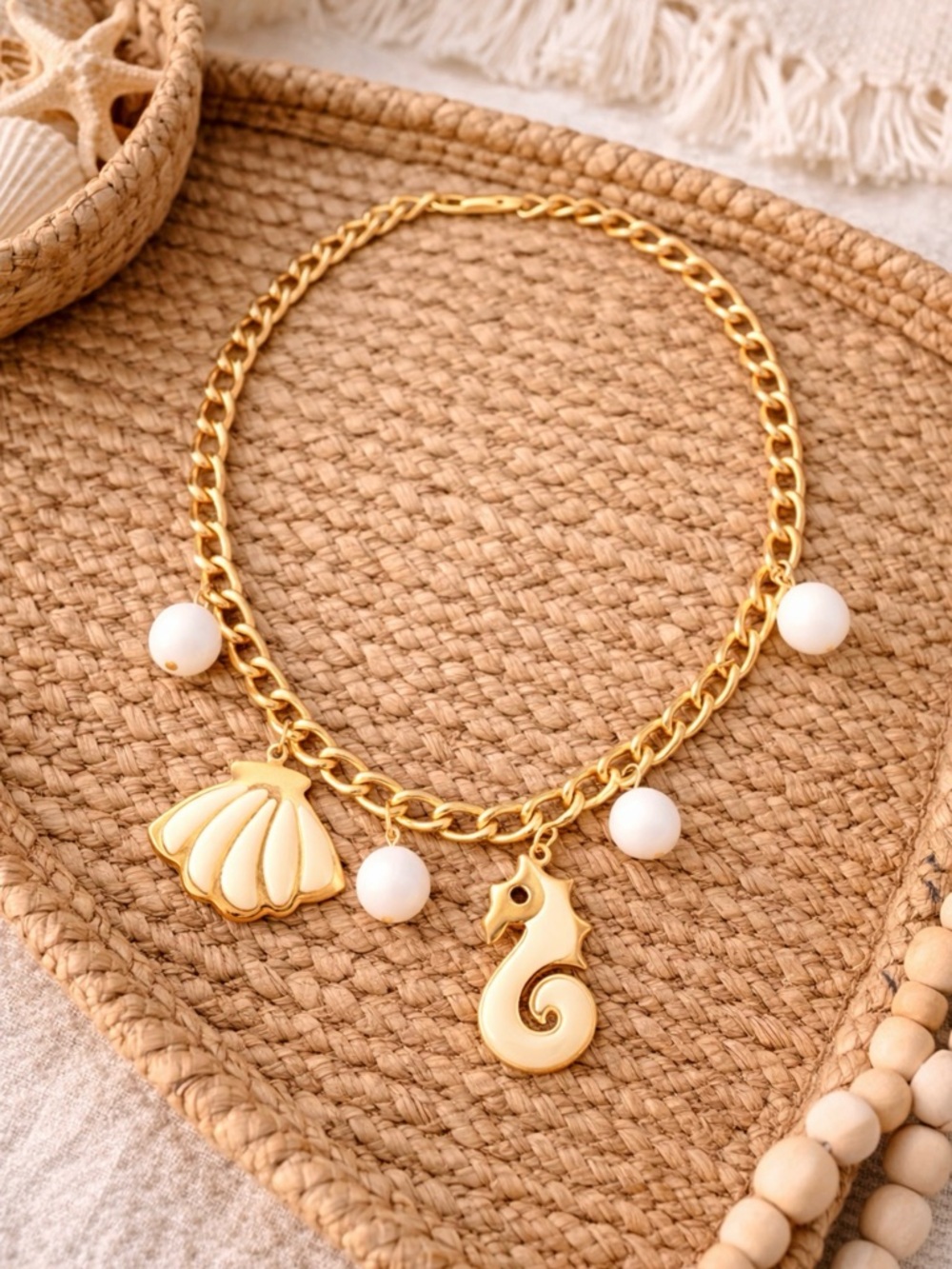 Vintage Napier Sea Shell Seahorse enamel Necklace Gold Ivory Chunky Chain Beach